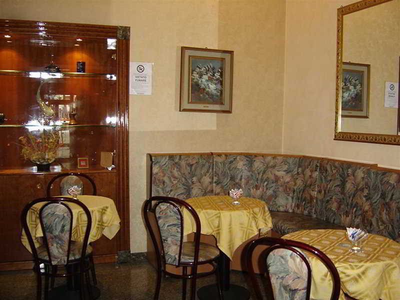 Phi Hotel Ambra Pescara Restaurante foto